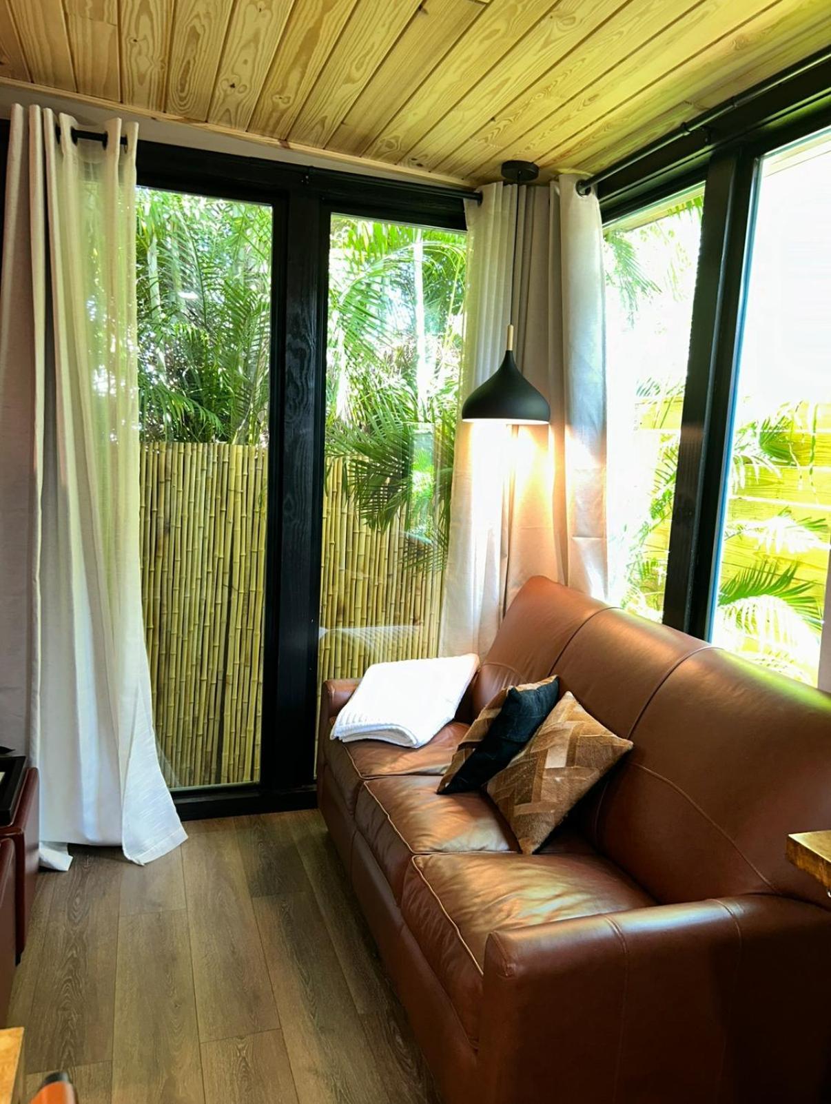 Sweet Tiny Cabin Тампа Экстерьер фото